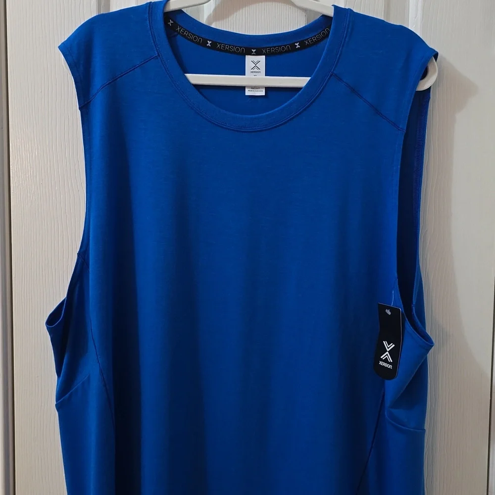 XERSION BRAND MEN'S BLUE SEAMED MUSCLE ATHLETIC TANK TOP SIZE MEDIUM